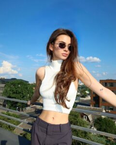 Halyna - Gallery Image 3