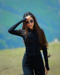 Julia - Gallery Image 31