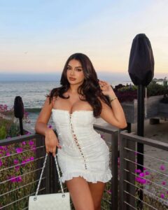 Fatemeh - Gallery Image 2