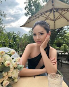 Julia - Gallery Image 29