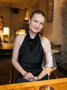 Anastasia - Gallery Image 2