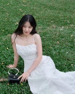 Ji-woo - Gallery Image 1